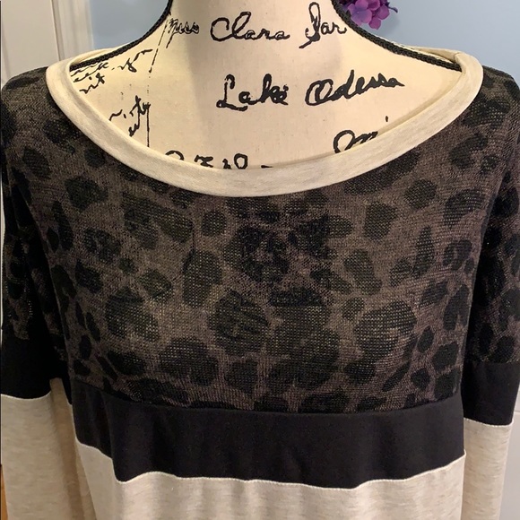 Last 2, Medium Color Block French Terry Sweatshirt - Picture 5 of 5